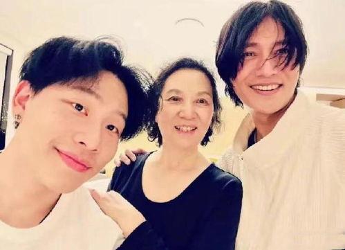 好奇娱乐吃瓜,揭秘吃瓜群众的狂欢盛宴